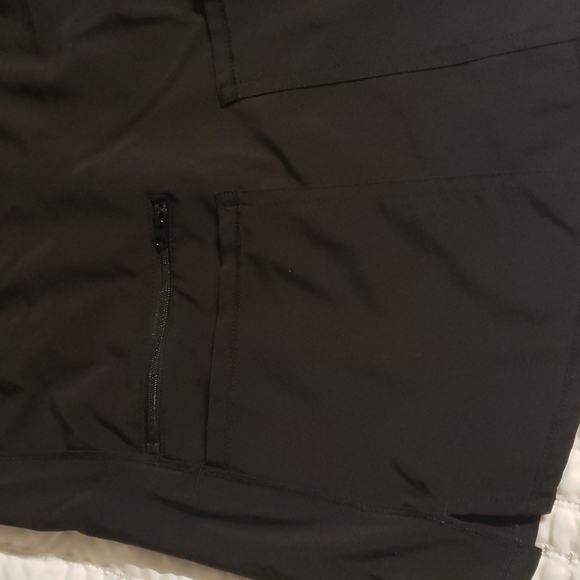 Allura black scrub top barely worn - Picture 3 of 4